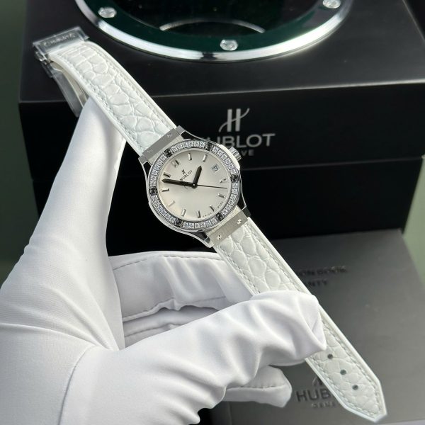 Đồng Hồ Hublot Classic Fusion Nữ Màu Trắng Đính Đá Replica 11 Cao Cấp 33mm (2)