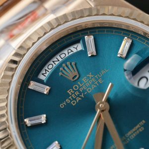 Đồng Hồ Rolex Day-Date 128235 Replica 11 Màu Xanh Lục Tinh Chỉnh Trọng Lượng 158gram Nhà Máy QF 36mm (2)