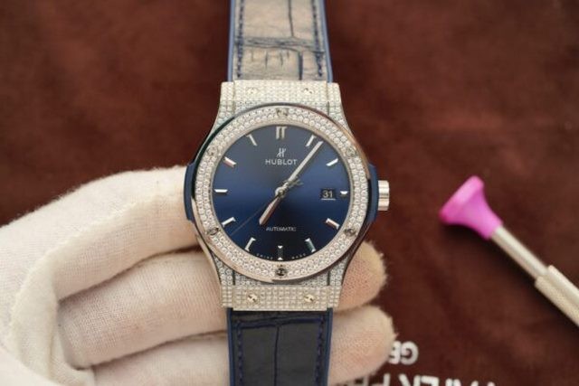 TOP 5 Đồng Hồ Hublot Kim Cương Bán Chạy Hàng Đầu Tại King Replica (4)