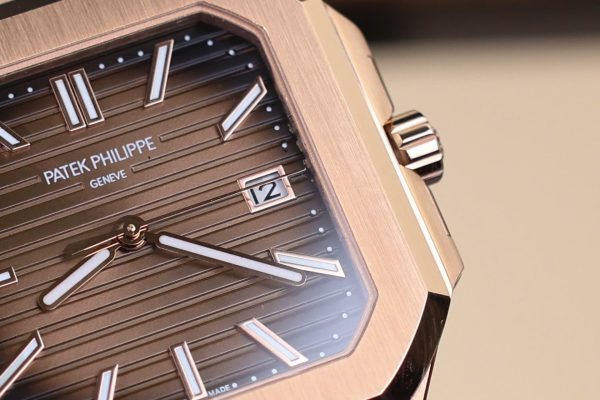 Đồng Hồ Patek Philippe Cubitus 5821 Rep 11 Mạ Vàng Hồng Mặt Chocolate (4)