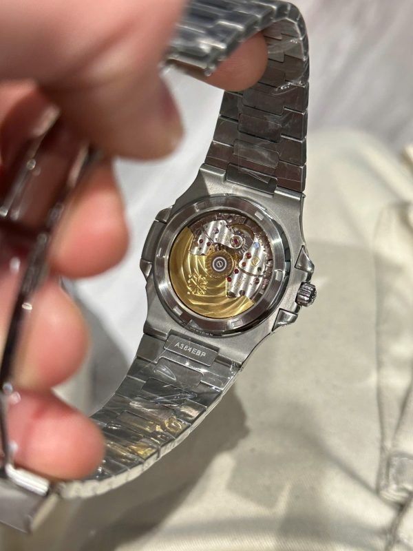 Đồng Hồ Patek Philippe Nautilus 5711 Replica 11 Viền Đính Ruby Đỏ 40mm (2)