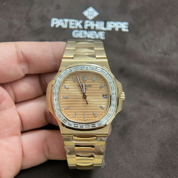 Đồng Hồ Patek Philippe Nautilus 5723 Chế Tác Vàng Hồng 18K Nguyên Khối + Kim Cương Tự Nhiên 40mm (2)