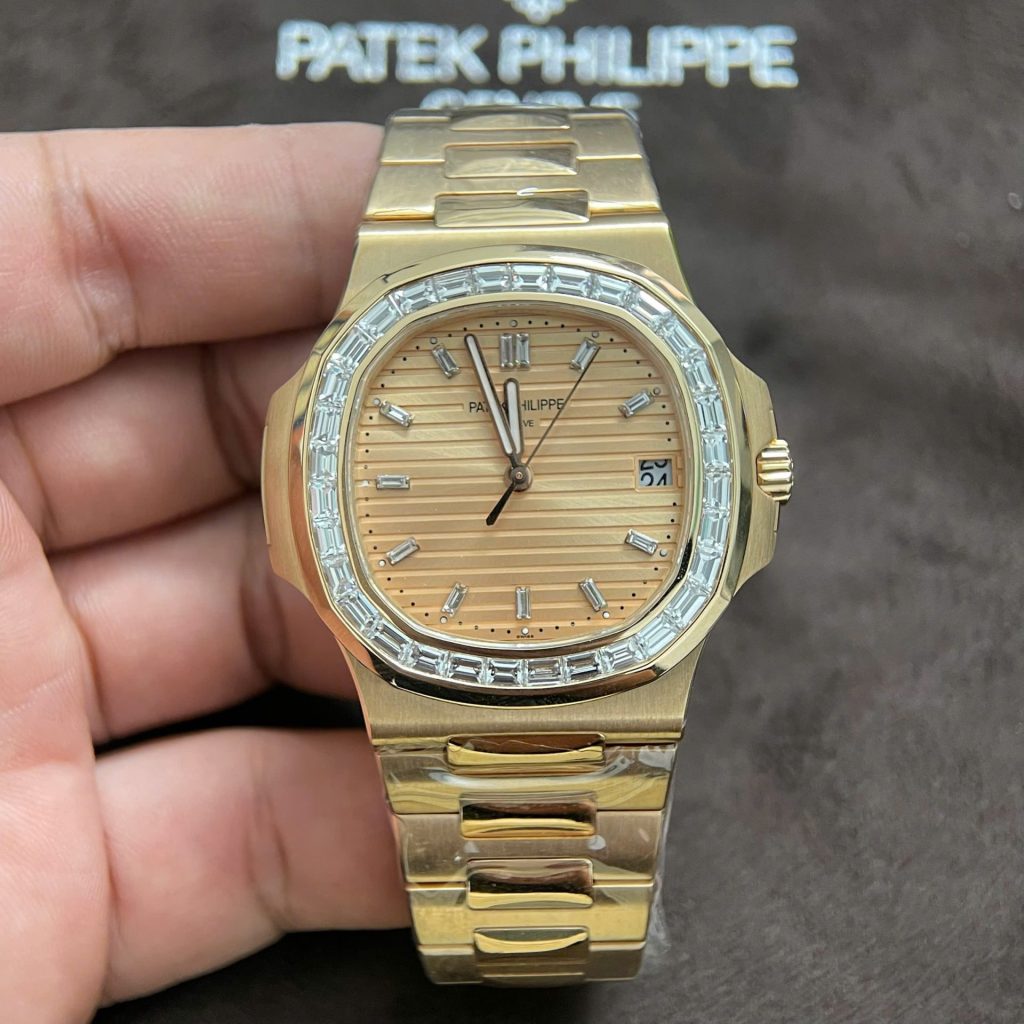 Đồng Hồ Patek Philippe Nautilus 5723 Chế Tác Vàng Hồng 18K Nguyên Khối + Kim Cương Tự Nhiên 40mm (2)