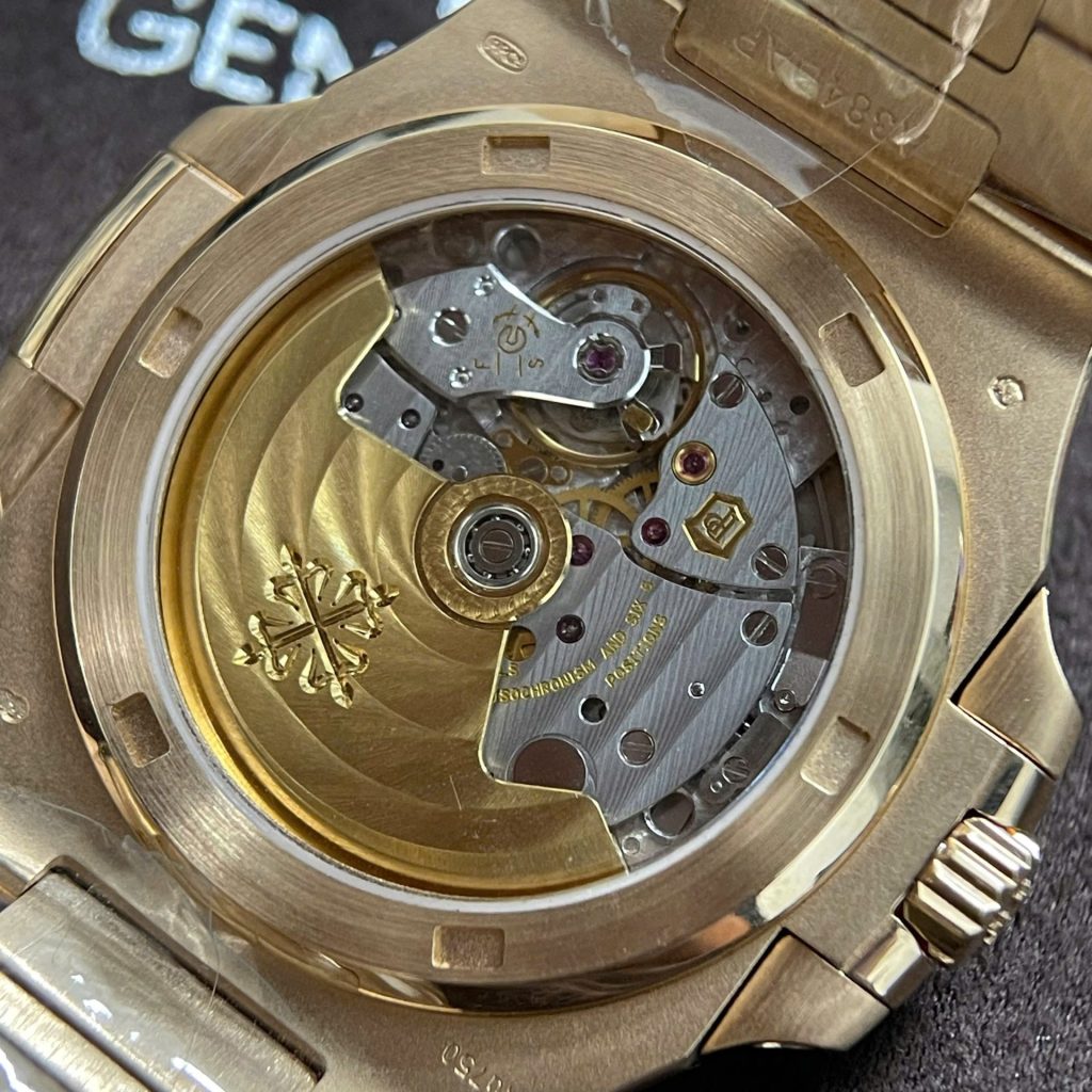 Đồng Hồ Patek Philippe Nautilus 5723 Chế Tác Vàng Hồng 18K Nguyên Khối + Kim Cương Tự Nhiên 40mm (2)