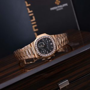 Đồng Hồ Patek Philippe Nautilus 5724R Chế Tác Bọc Vàng Thật Đính Đá Swarovski GRF 40mm (2)