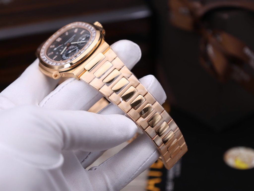 Đồng Hồ Patek Philippe Nautilus 5724R Chế Tác Bọc Vàng Thật Đính Đá Swarovski GRF 40mm (2)