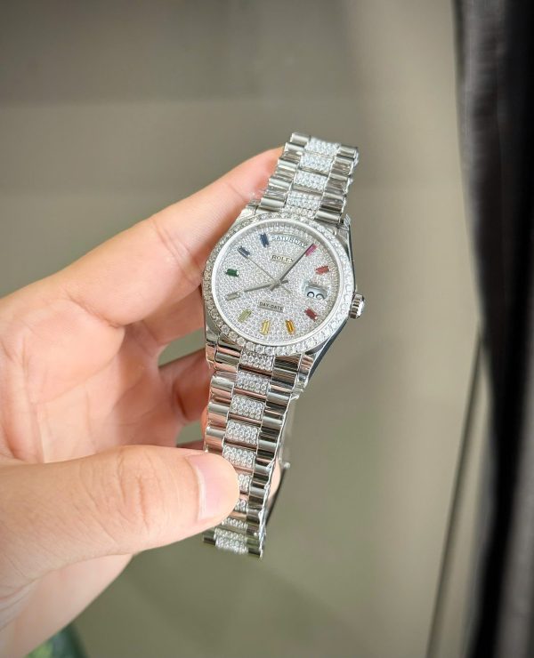 Đồng Hồ Rolex Day-Date Chếc Tác Đính Kim Cương Moissanite Cọc Số Đá 7 Màu 36mm (2)