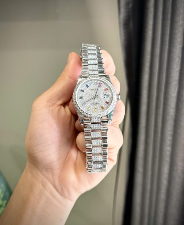 Đồng Hồ Rolex Day-Date Chếc Tác Đính Kim Cương Moissanite Cọc Số Đá 7 Màu 36mm (2)