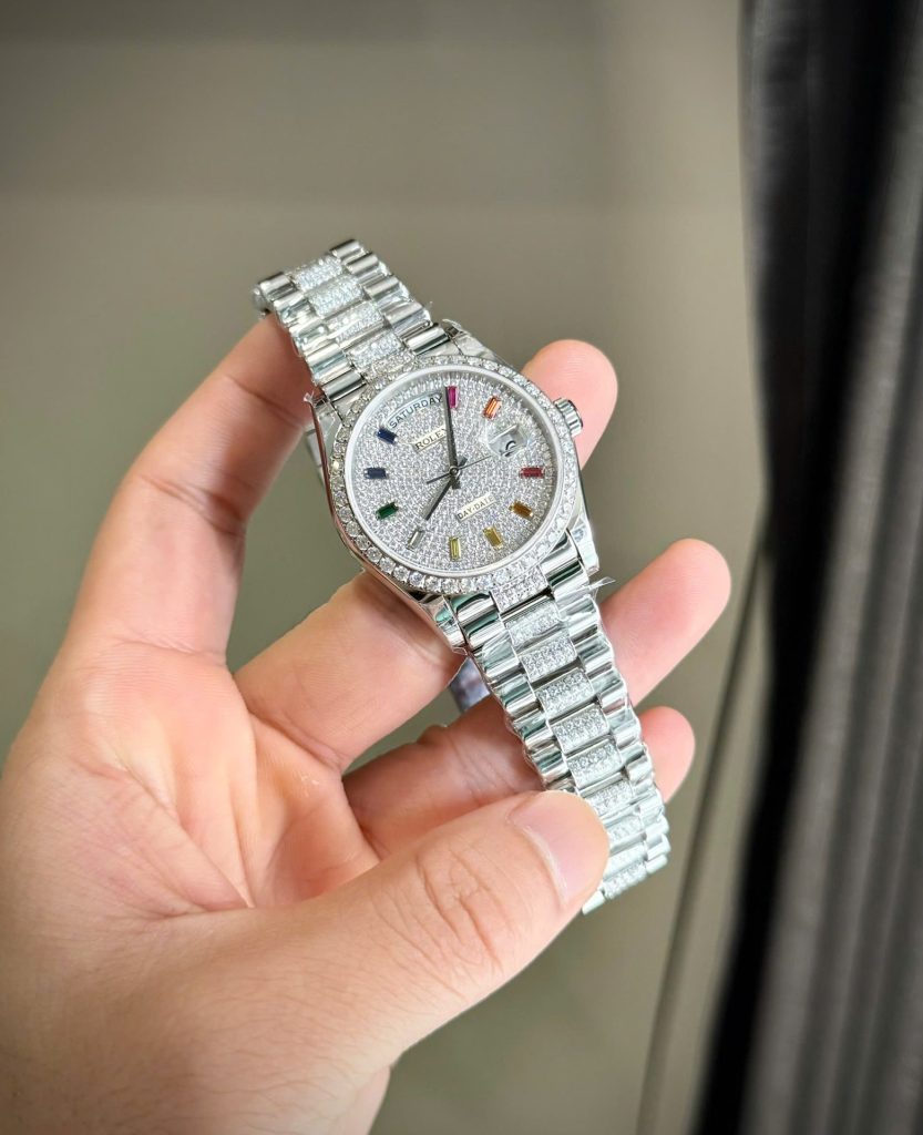 Đồng Hồ Rolex Day-Date Chếc Tác Đính Kim Cương Moissanite Cọc Số Đá 7 Màu 36mm (2)