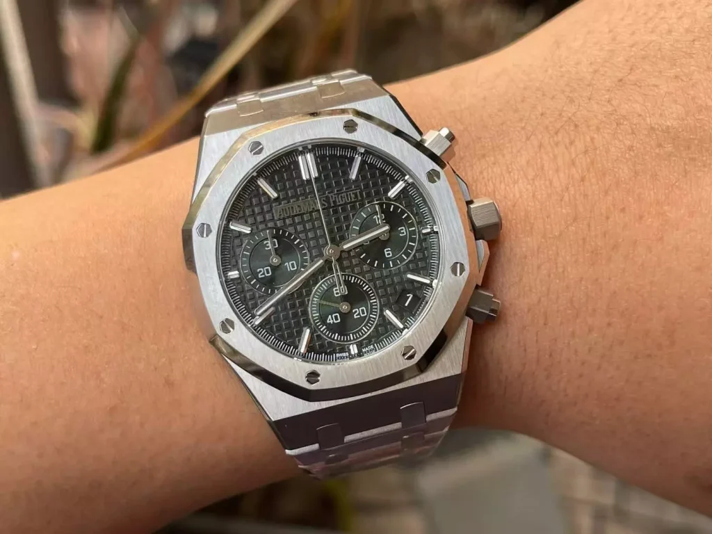 Đồng Hồ Audemars Piguet Royal Oak 26240ST Mặt Xanh Lá Máy Mỏng New 2025 41mm (9)