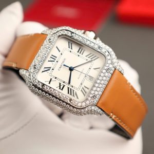 Đồng Hồ Cartier Santos Mặt Trắng Chế Tác Đính Full Kim Cương Moissanite Nhà Máy BV 39 (2)