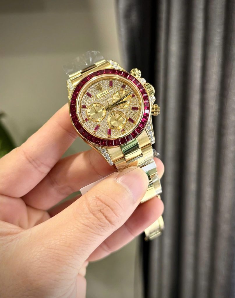 Đồng Hồ Rolex Daytona 126598TRU Chế Tác Bọc Vàng Thật + Ruby + Kim Cương Moissanite 40mm (2)