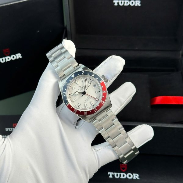 Đồng Hồ Tudor Black Bay GMT Mặt Trắng Replica 11 Cao Cấp Nhà Máy ZF 41mm (1)