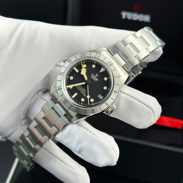 Đồng Hồ Tudor Black Bay Pro M79470 Replica 11 Mặt Đen Nhà Máy ZF 39mm (2)