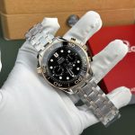 Đồng Hồ Omega Rep 11 Seamaster Diver 300M Chronograph Demi Vàng Hồng Mặt Đen N1 44mm (1)