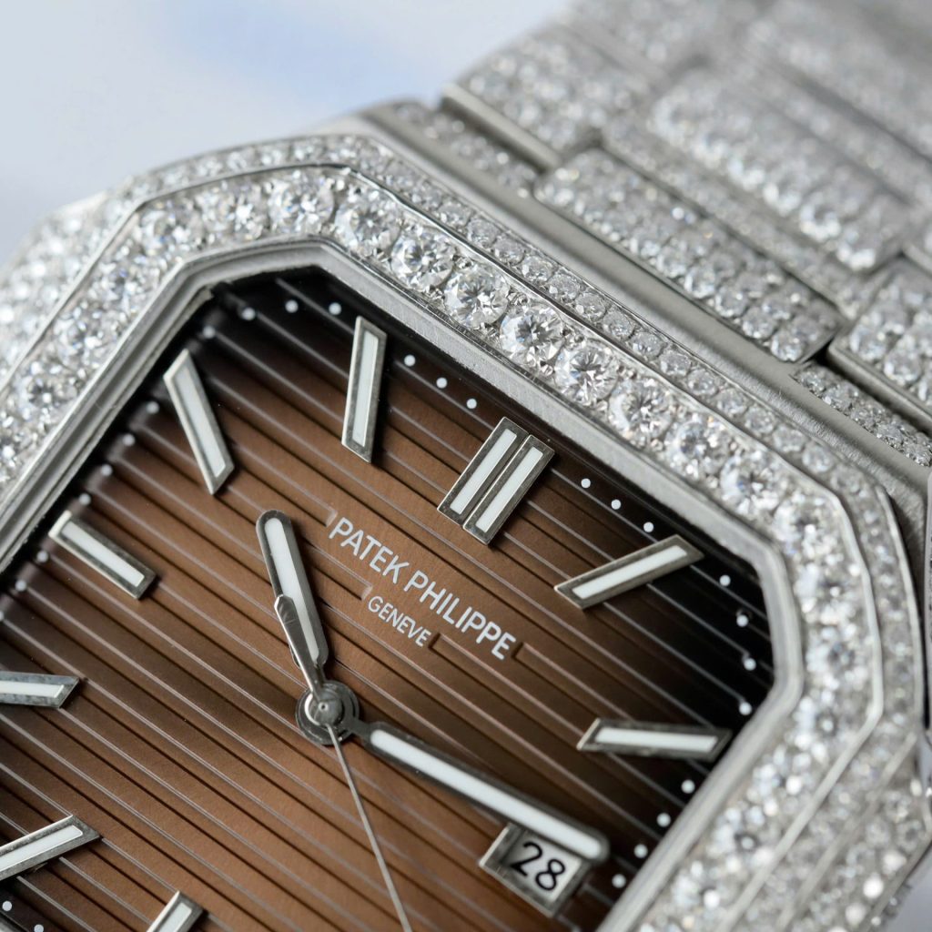 Đồng Hồ Patek Philippe Cubitus 5821 Mặt Nâu Đính Full Kim Cương Moissanite Hong Kong 45mm (7)