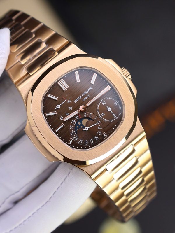 Đồng Hồ Patek Philippe Nautilus 5712R Replica 11 Mặt Nâu Nhà Máy PPF 40mm (2)