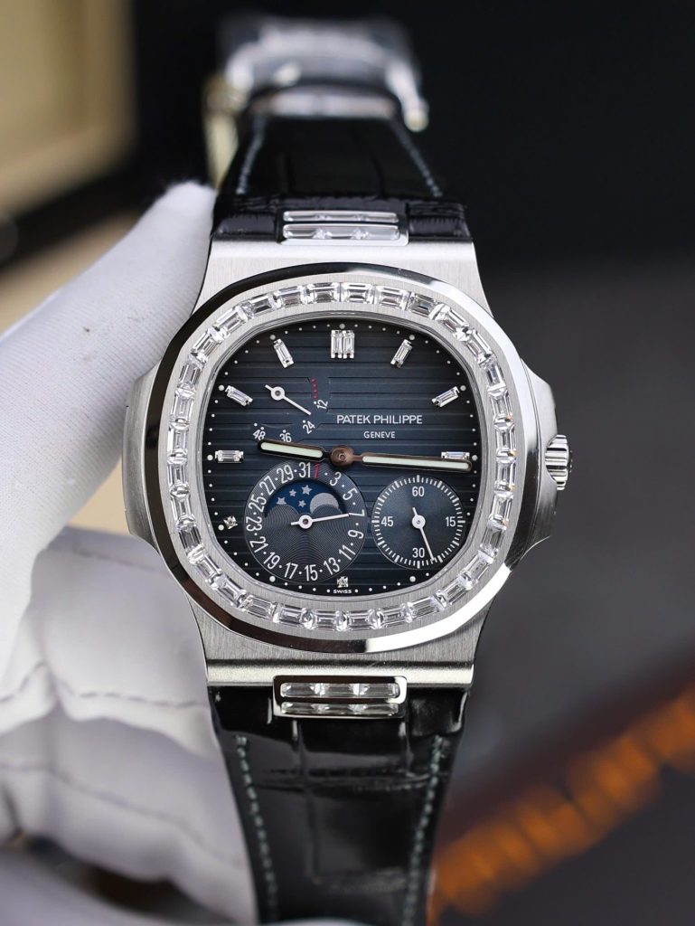 Đồng Hồ Patek Philippe Nautilus 5724 Mặt Xanh Blue Rep 11 Chạy Full Chức Năng PPF 40mm (2)