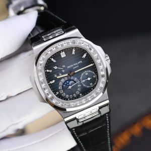 Đồng Hồ Patek Philippe Nautilus 5724 Mặt Xanh Blue Rep 11 Chạy Full Chức Năng PPF 40mm (2)