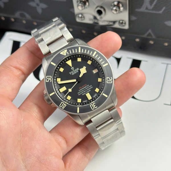 Đồng Hồ Tudor Pelagos LHD Replica 11 Viền Gốm Ceramic Nhà Máy VS 42mm (2)