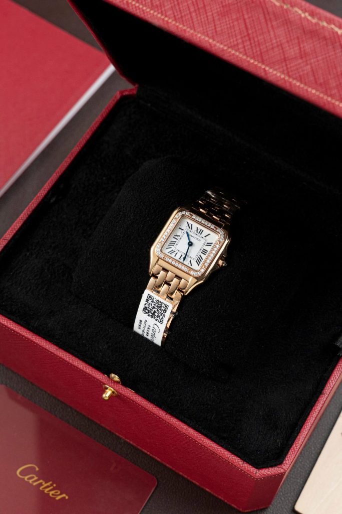 Đồng Hồ Cartier Panthere WJPN0009 Replica 11 Mạ Vàng Hồng Viền Đính Kim Cương Moissanite 27x37mm (2)