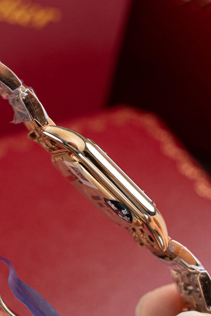 Đồng Hồ Cartier Panthere WJPN0009 Replica 11 Mạ Vàng Hồng Viền Đính Kim Cương Moissanite 27x37mm (2)