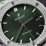 Đồng Hồ Hublot Classic Fusion Đính Full Đá Màu Xanh Lá Cây Xưởng HB 42mm (1)