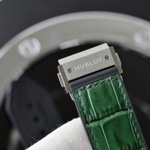 Đồng Hồ Hublot Classic Fusion Đính Full Đá Màu Xanh Lá Cây Xưởng HB 42mm (1)