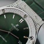 Đồng Hồ Hublot Classic Fusion Đính Full Đá Màu Xanh Lá Cây Xưởng HB 42mm (1)