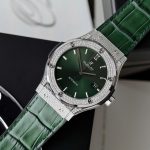 Đồng Hồ Hublot Classic Fusion Đính Full Đá Màu Xanh Lá Cây Xưởng HB 42mm (1)