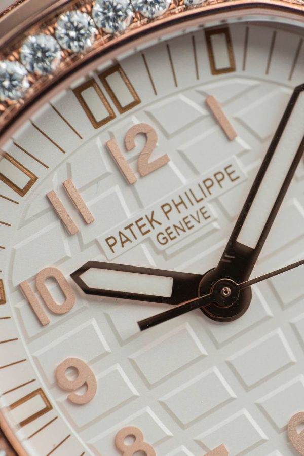 Đồng Hồ Nữ Patek Philippe Aquanaut 5067 Chế Tác Đính Moissanite Nhà Máy PPF 35,6mm (6)