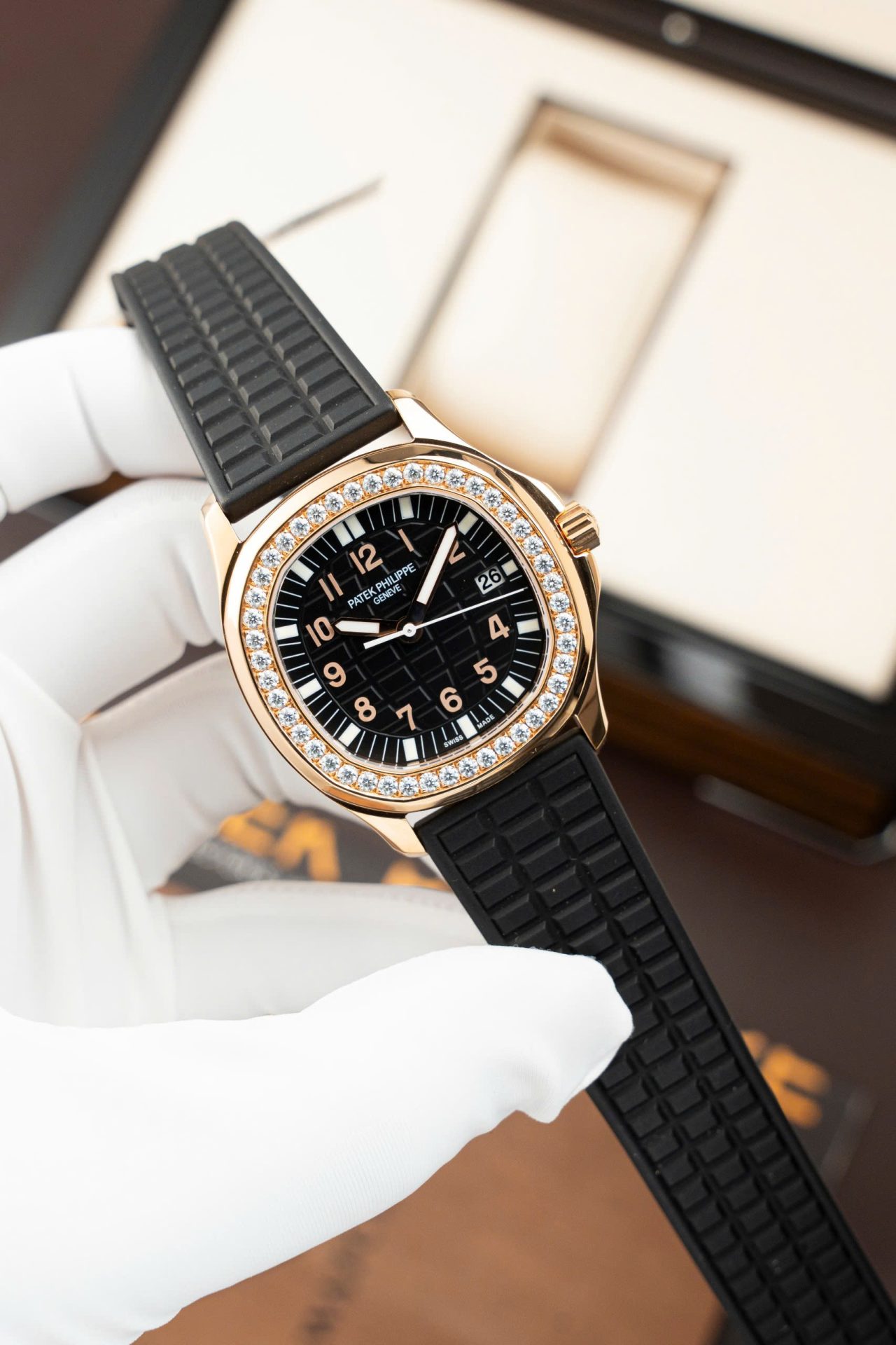 Đồng Hồ Nữ Patek Philippe Aquanaut 5067 Đính Moissanite Nhà Máy PPF Chế Tác 35,6mm (13)
