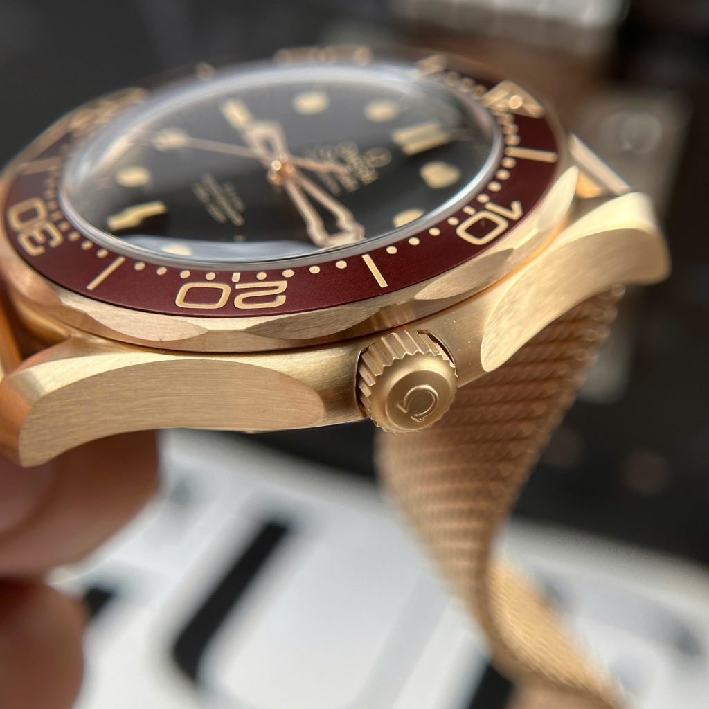 Đồng Hồ Omega Seamaster Diver 300M Bronze Gold Replica 11 VFS 42mm (12)