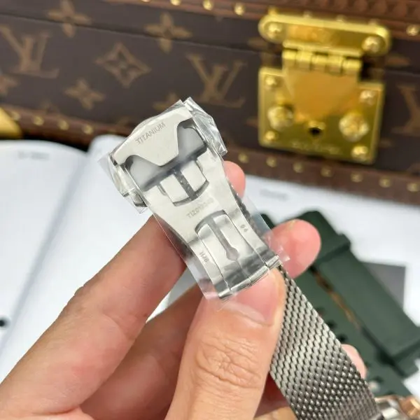 Đồng Hồ Omega Seamaster Driver 300 Replica Mặt Xanh Green Full Set Nhà Máy VS 42mm (10)