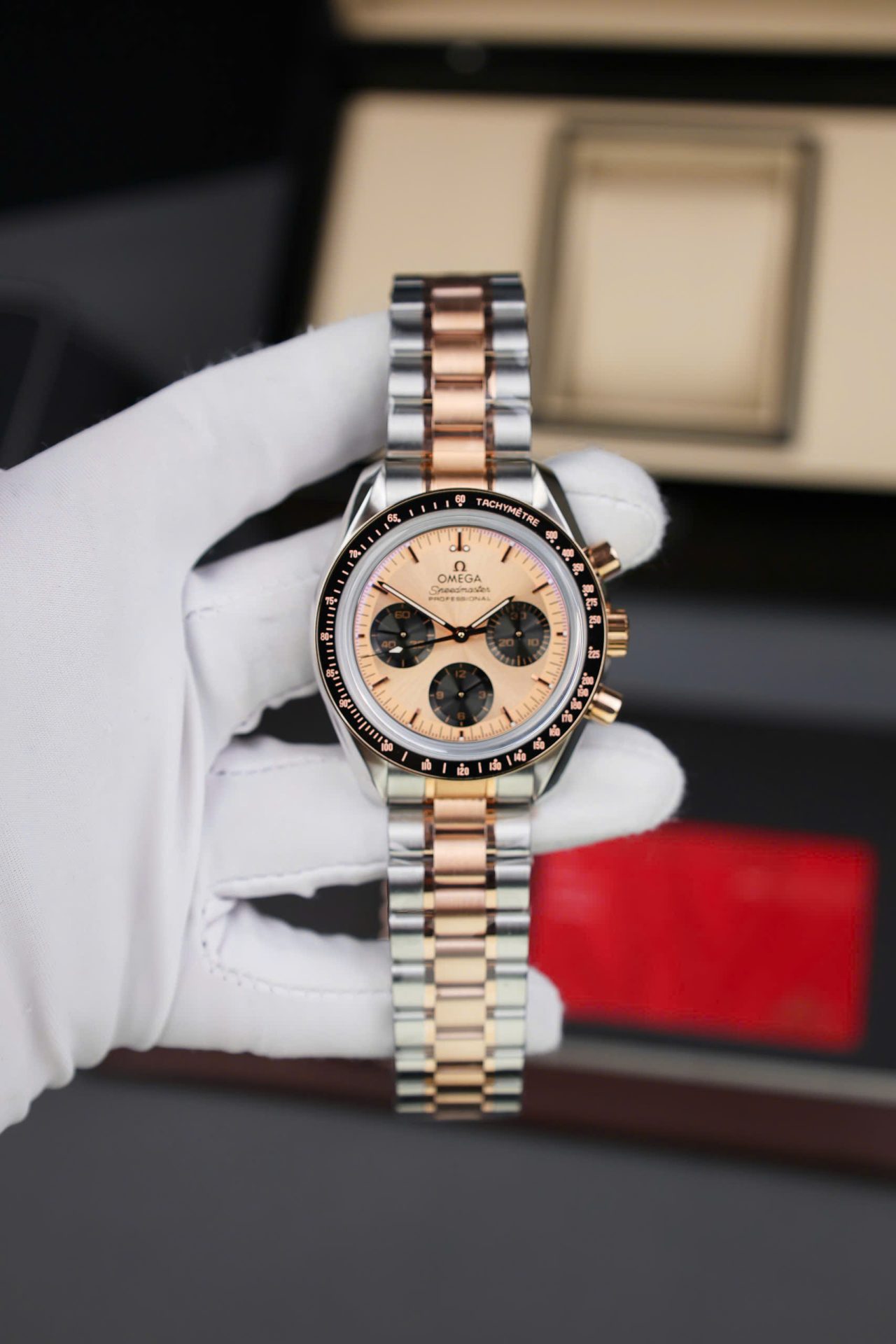 Đồng Hồ Omega SpeedMaster Chế Tác MoonWatch Demi Vàng Hồng 42mm (2)