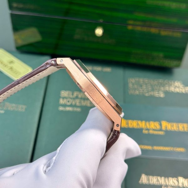 Đồng Hồ Audemars Piguet Royal Oak 15400 Fake 11 Mạ Vàng Hồng Mặt Trắng Xưởng IP 41mm (2)