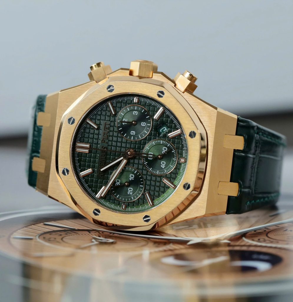 Đồng Hồ Audemars Piguet Royal Oak 26240OR Màu Xanh Lá Cây Chế Tác Bọc Vàng Thật 41mm (2)