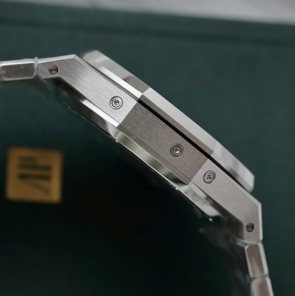 Đồng Hồ Audemars Piguet Royal Oak 26574TI Chế Tác Mặt Xanh Dây Kim Loại Xưởng APS 41mm (4)