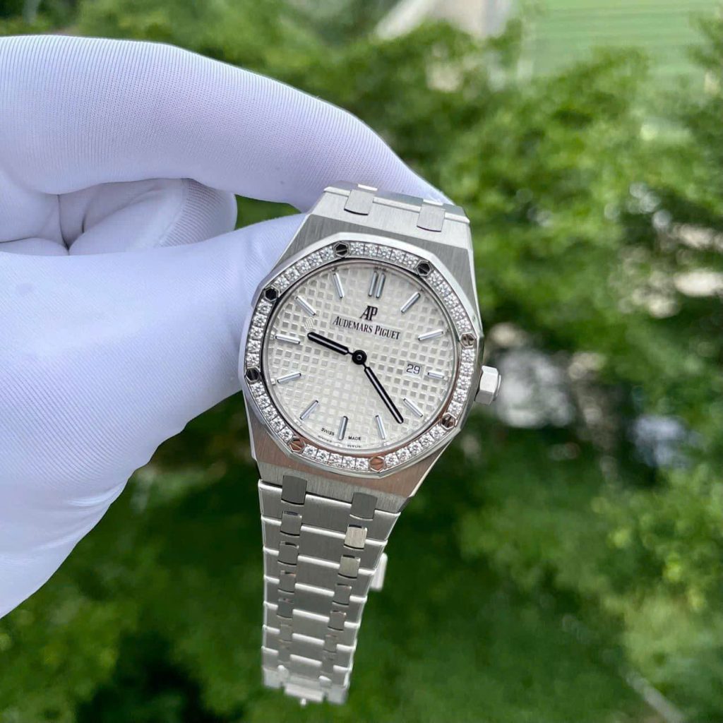 Đồng Hồ Audemars Piguet Royal Oak Nữ Chế Tác Mặt Trắng Đính Kim Cương Moissanite 34mm (2)
