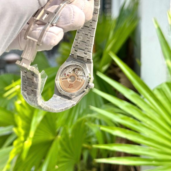 Đồng Hồ Audemars Piguet Royal Oak Nữ Chế Tác Mặt Trắng Đính Kim Cương Moissanite 34mm (2)