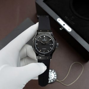 Đồng Hồ Hublot Classic Fusion Ceramic Chế Tác Màu Đen Dây Cao Su 42mm (2)