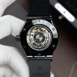 Đồng Hồ Hublot Classic Fusion Ceramic Chế Tác Màu Đen Dây Cao Su 42mm (2)