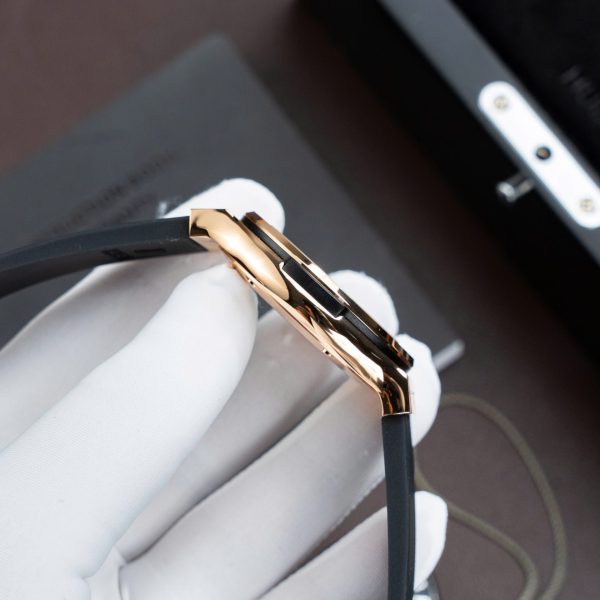 Đồng Hồ Hublot Classic Fusion King Gold Mặt Đen Replica 11 Máy SW300 Dây Cao Su 42mm (2)