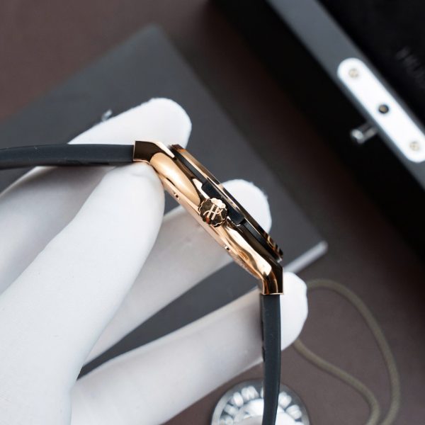 Đồng Hồ Hublot Classic Fusion King Gold Mặt Đen Replica 11 Máy SW300 Dây Cao Su 42mm (2)