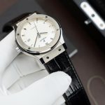 Đồng Hồ Hublot Classic Fusion Titanium Mặt Trắng Chế Tác Máy SW300 Thuỵ Sỹ Dây Da Cá Sấu 42mm (2)
