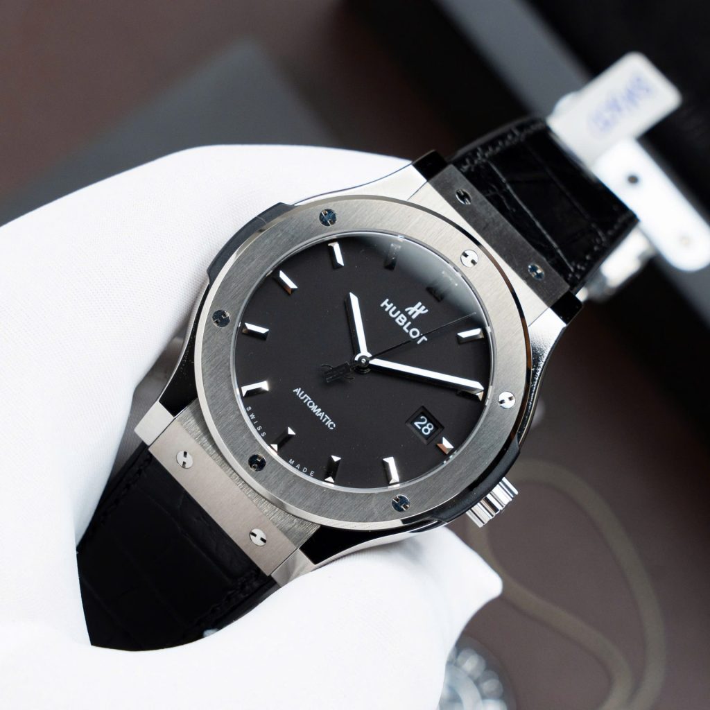 Đồng Hồ Hublot Classic Fusion Titanium Màu Đen Tinh Chỉnh Máy SW300 Thuỵ Sỹ Nặng 84Gram 42mm (2)