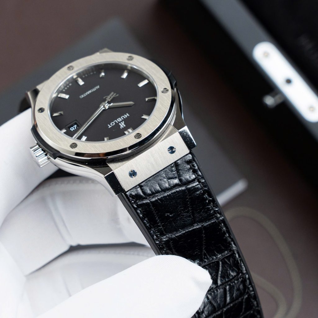 Đồng Hồ Hublot Classic Fusion Titanium Màu Đen Tinh Chỉnh Máy SW300 Thuỵ Sỹ Nặng 84Gram 42mm (2)