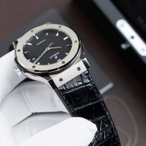Đồng Hồ Hublot Classic Fusion Titanium Màu Đen Tinh Chỉnh Máy SW300 Thuỵ Sỹ Nặng 84Gram 42mm (2)