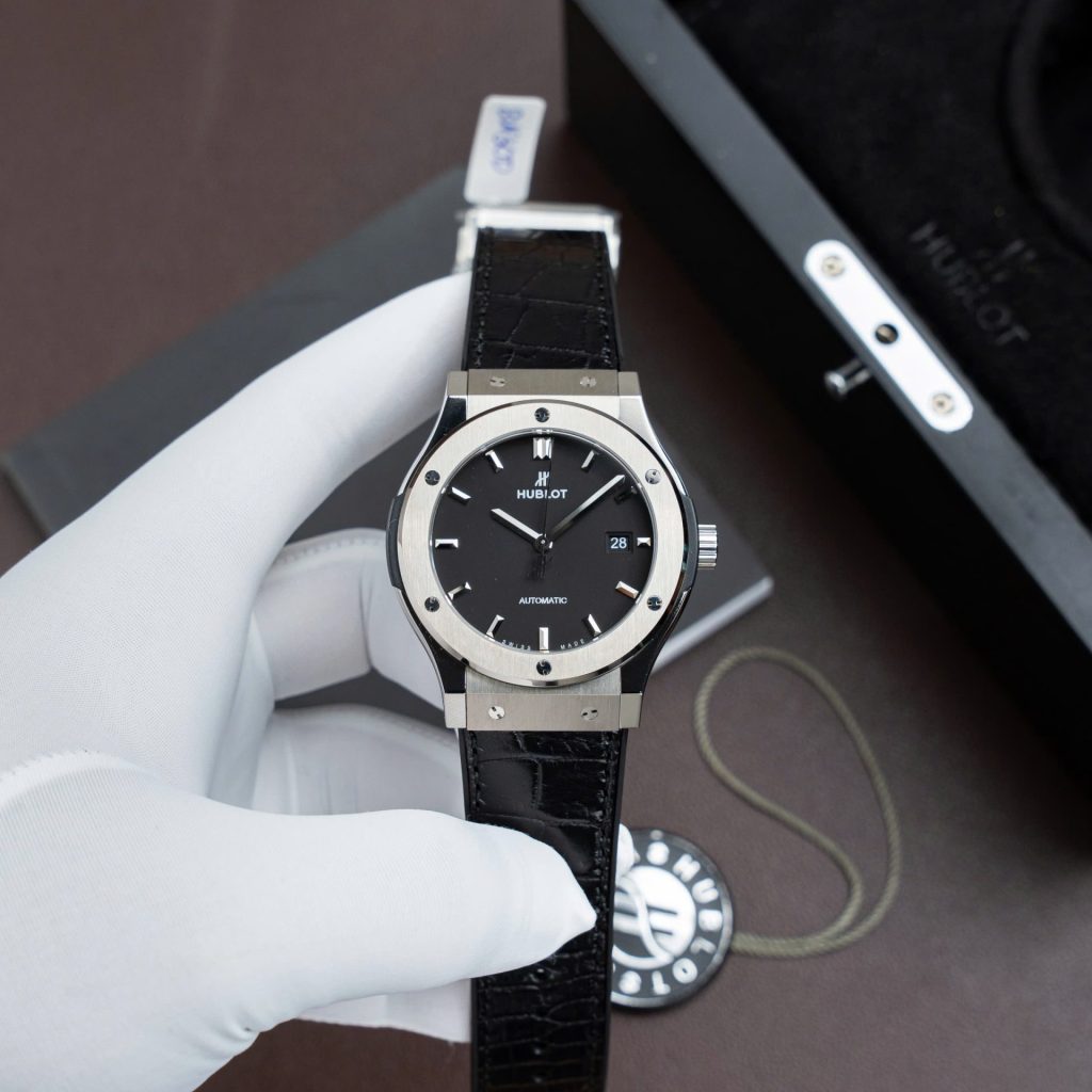 Đồng Hồ Hublot Classic Fusion Titanium Màu Đen Tinh Chỉnh Máy SW300 Thuỵ Sỹ Nặng 84Gram 42mm (2)