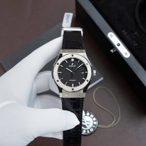 Đồng Hồ Hublot Classic Fusion Titanium Màu Đen Tinh Chỉnh Máy SW300 Thuỵ Sỹ Nặng 84Gram 42mm (2)